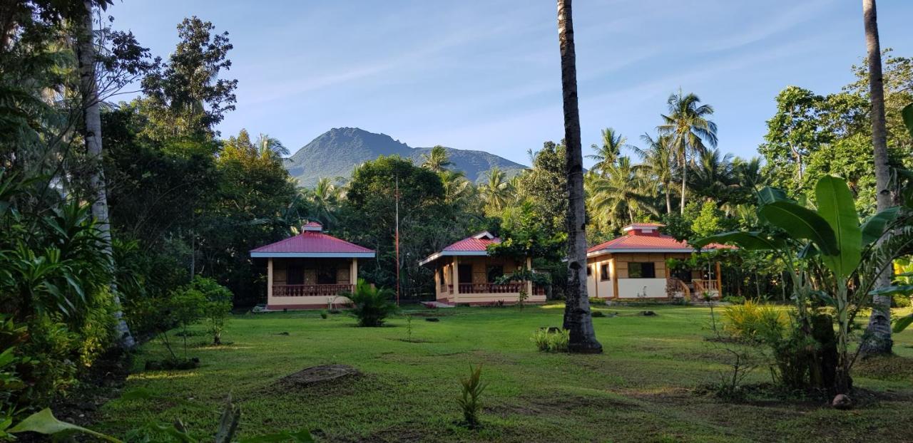 Paco'S Garden Home Stay Mambajao Extérieur photo