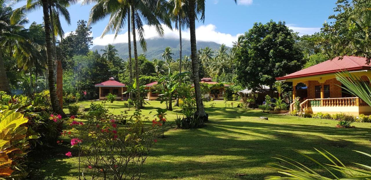 Paco'S Garden Home Stay Mambajao Extérieur photo