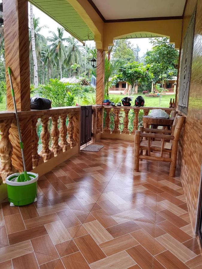 Paco'S Garden Home Stay Mambajao Extérieur photo