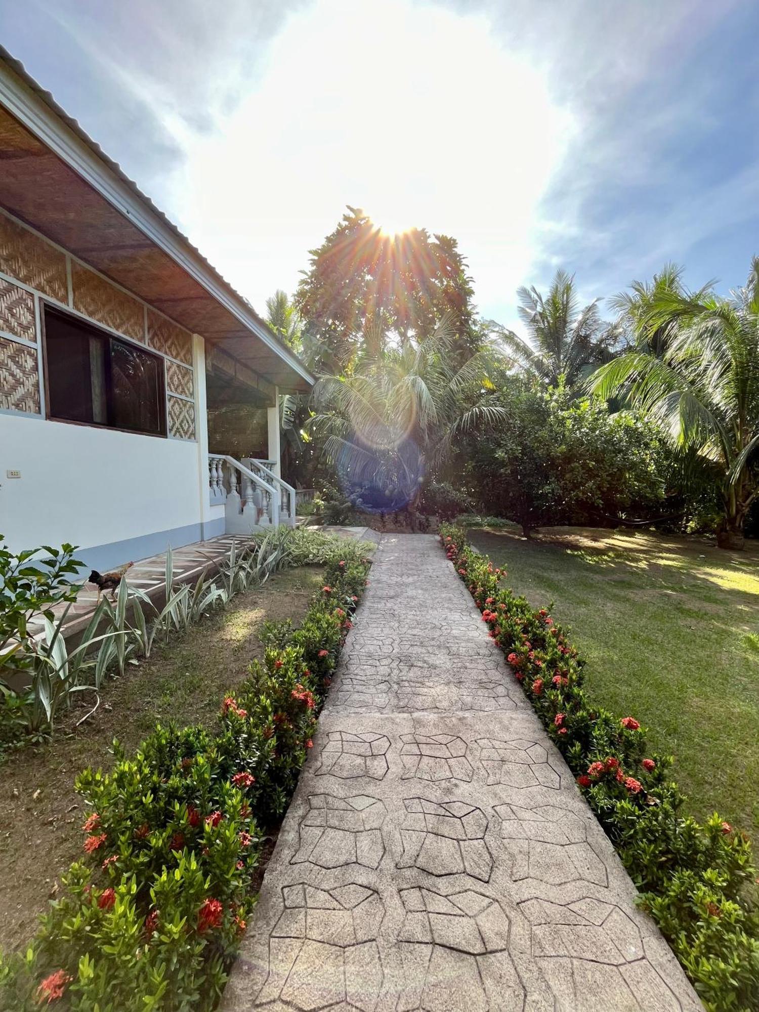 Paco'S Garden Home Stay Mambajao Extérieur photo