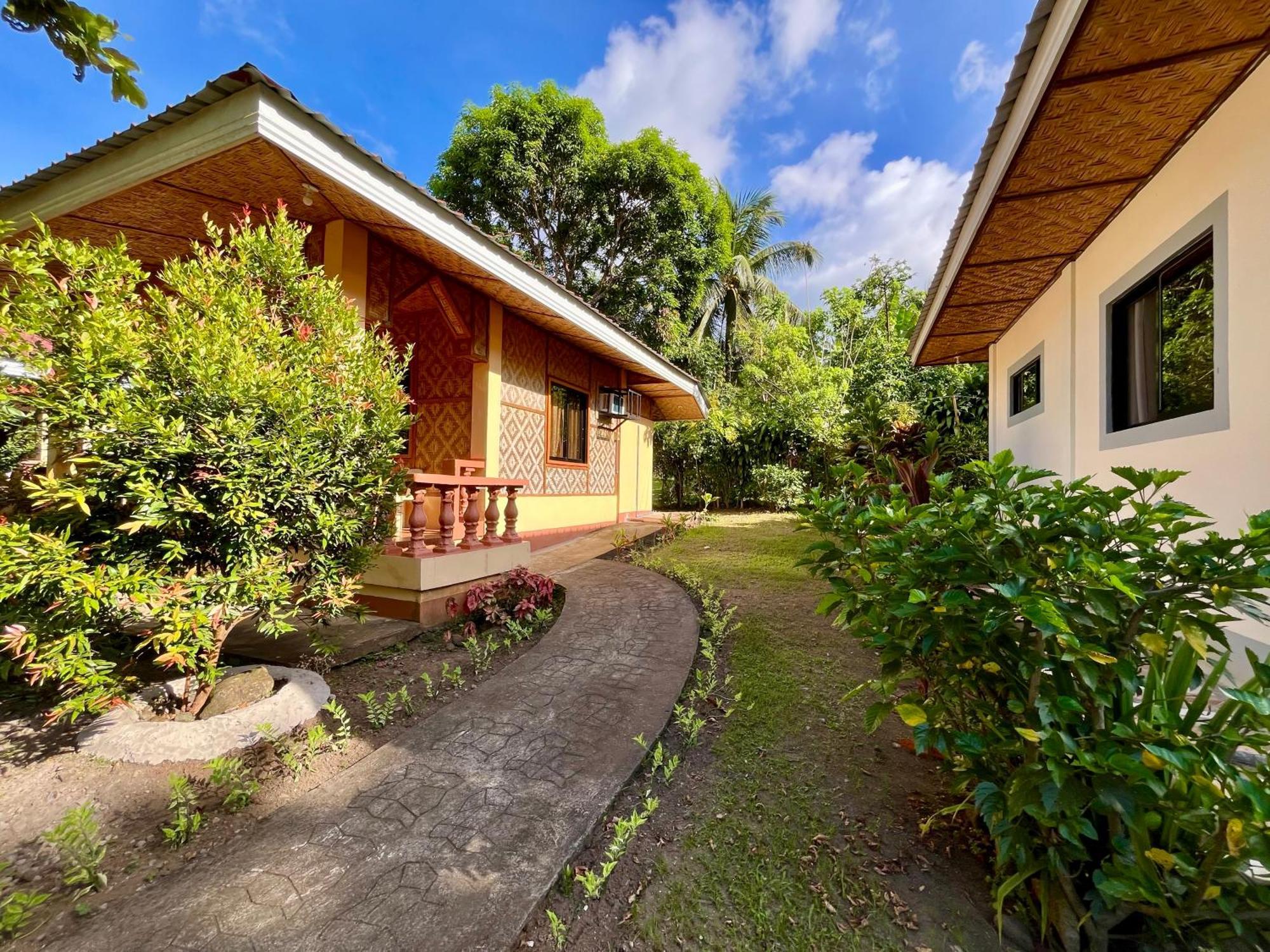 Paco'S Garden Home Stay Mambajao Extérieur photo