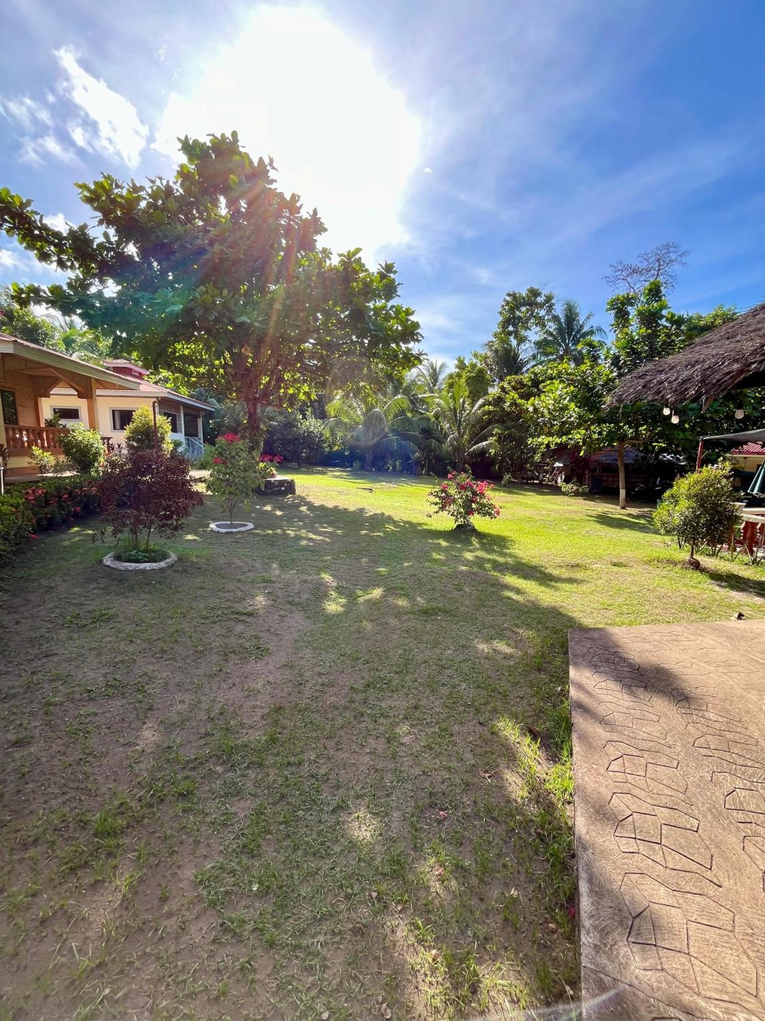 Paco'S Garden Home Stay Mambajao Extérieur photo